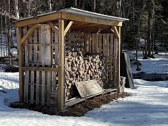 5th image of 651 Hennessey Rd