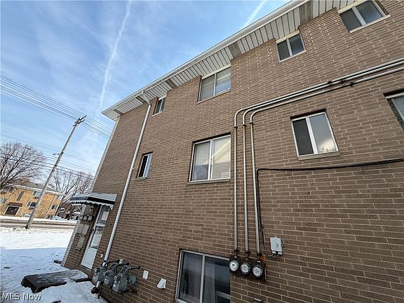 4th image of 6448 Ridge Rd