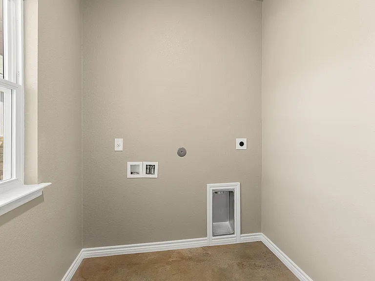 408 W Avenue C — Photo 25