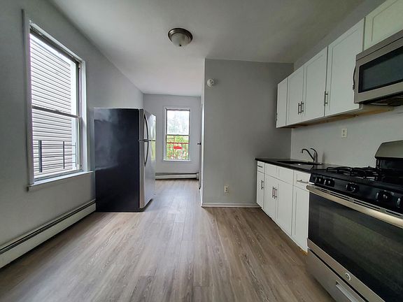 2nd image of 306 Ege Ave APT 5