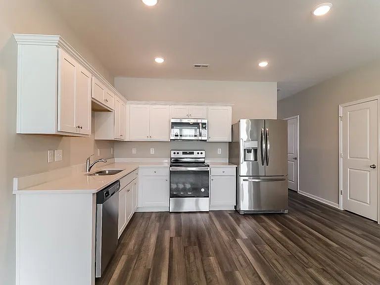 546 Wendell Falls Pkwy — Photo 8
