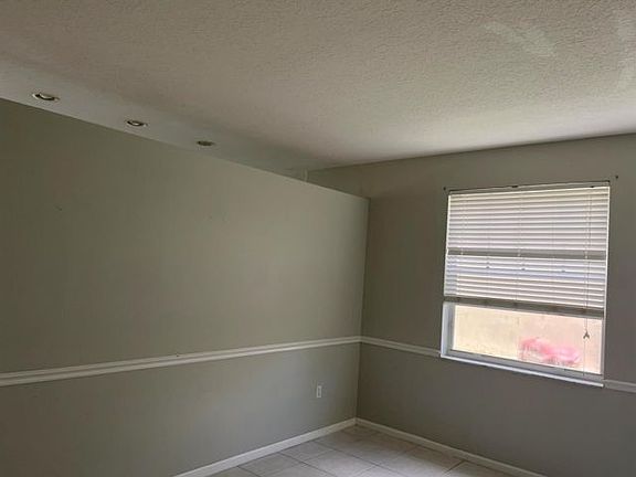 3rd image of 9019 Alexandra Cir