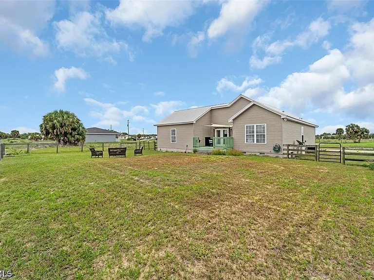 1177 Jay Ter — Photo 16