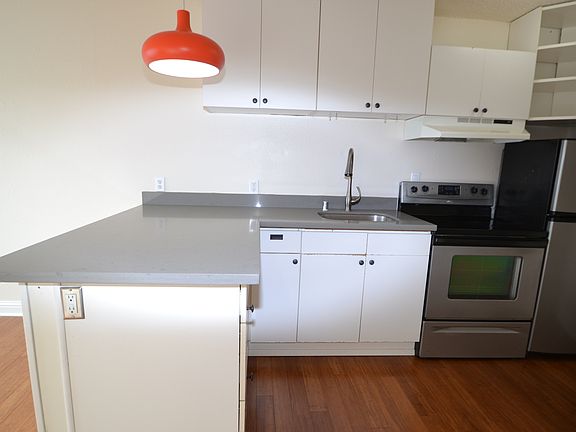 4th image of 120 14th Ave APT 6