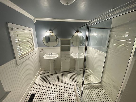 Master bath 