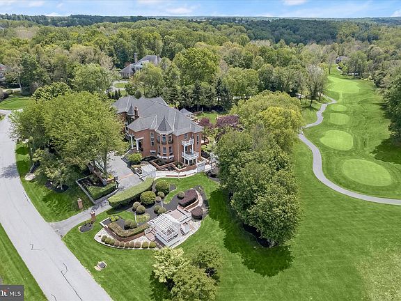 2nd image of 3644 Broadleaf Ct