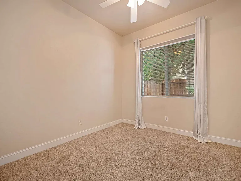 1690 Gill Dr — Photo 32