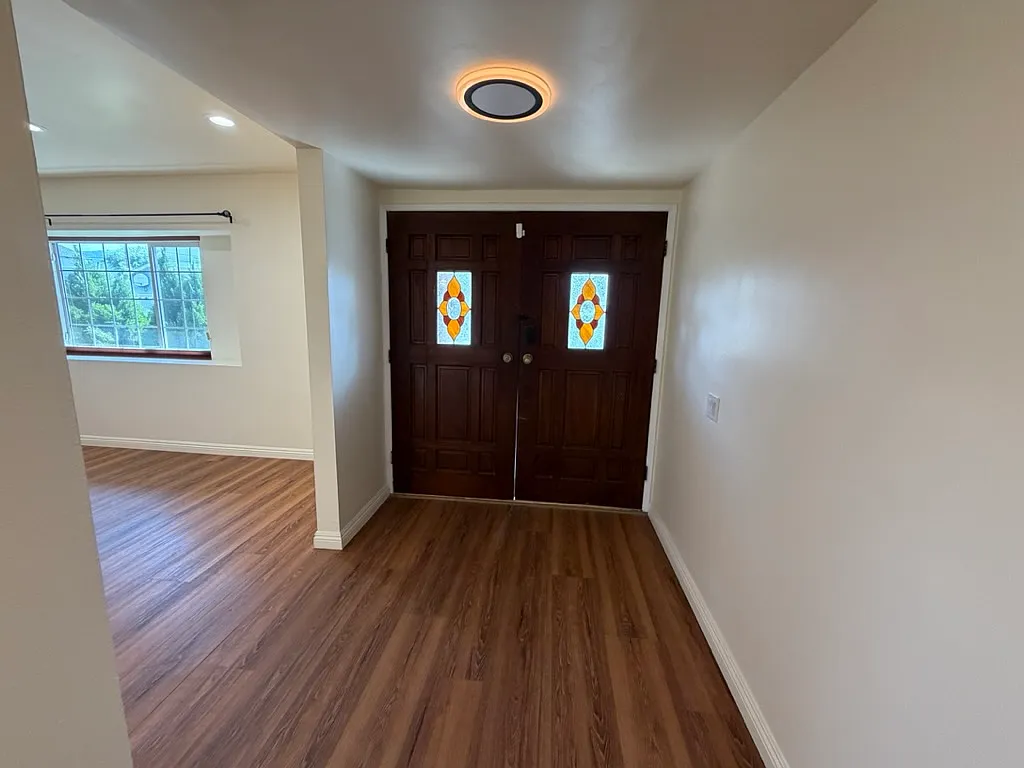 Building Photo - 5551 N Del Loma Ave