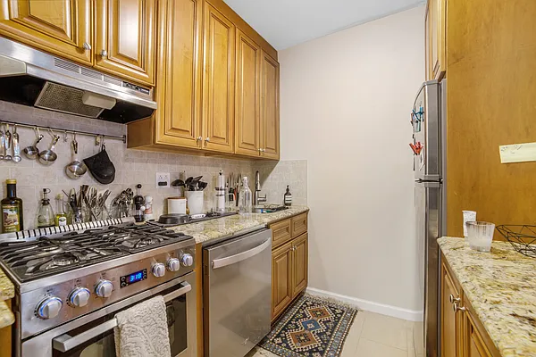 Rented by Corcoran | media 14