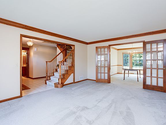 5th image of 27W277 Waterford Dr