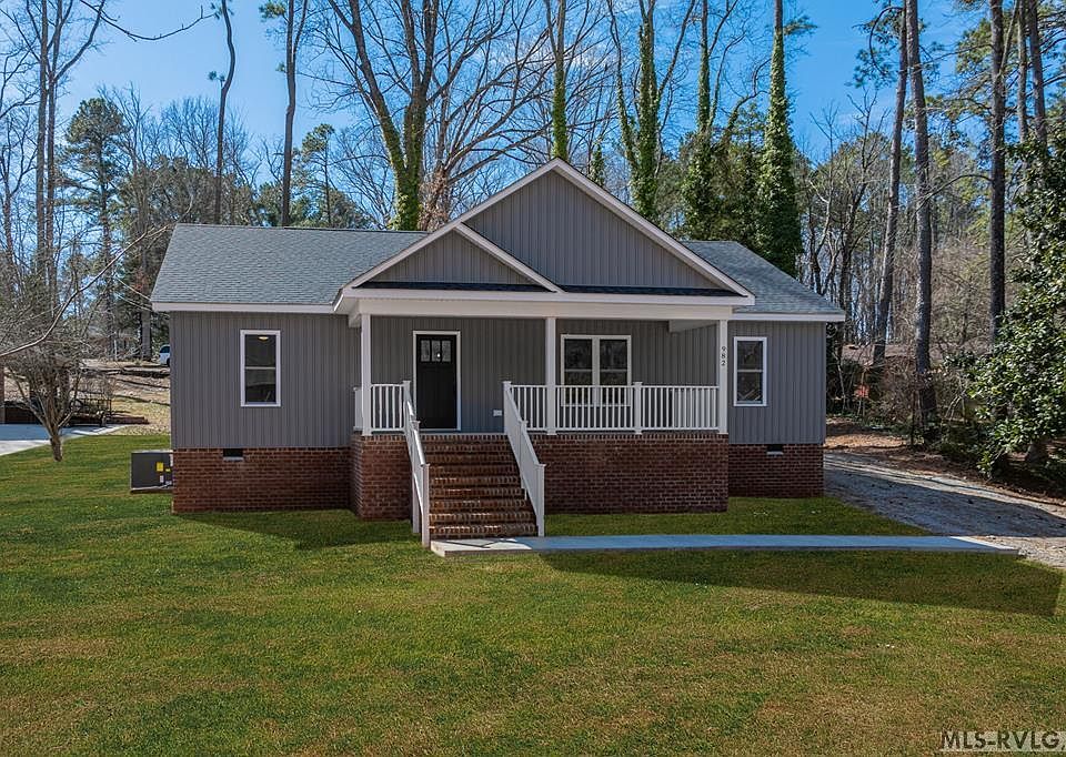 1st image of 982 Parkview Dr