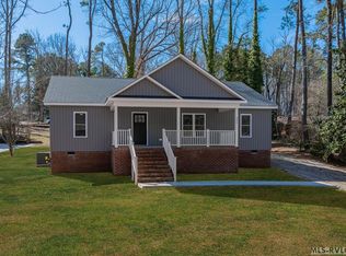 982 Parkview Dr, South Hill, VA 23970