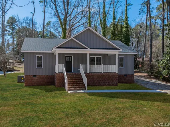 982 Parkview Dr, South Hill, VA 23970