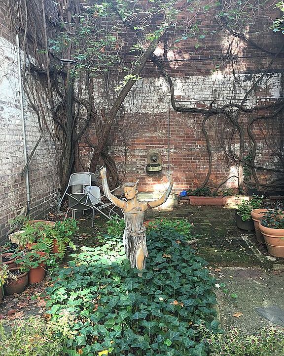 2nd image of 197 W Houston St