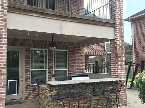 outdoor kitchen and deck 