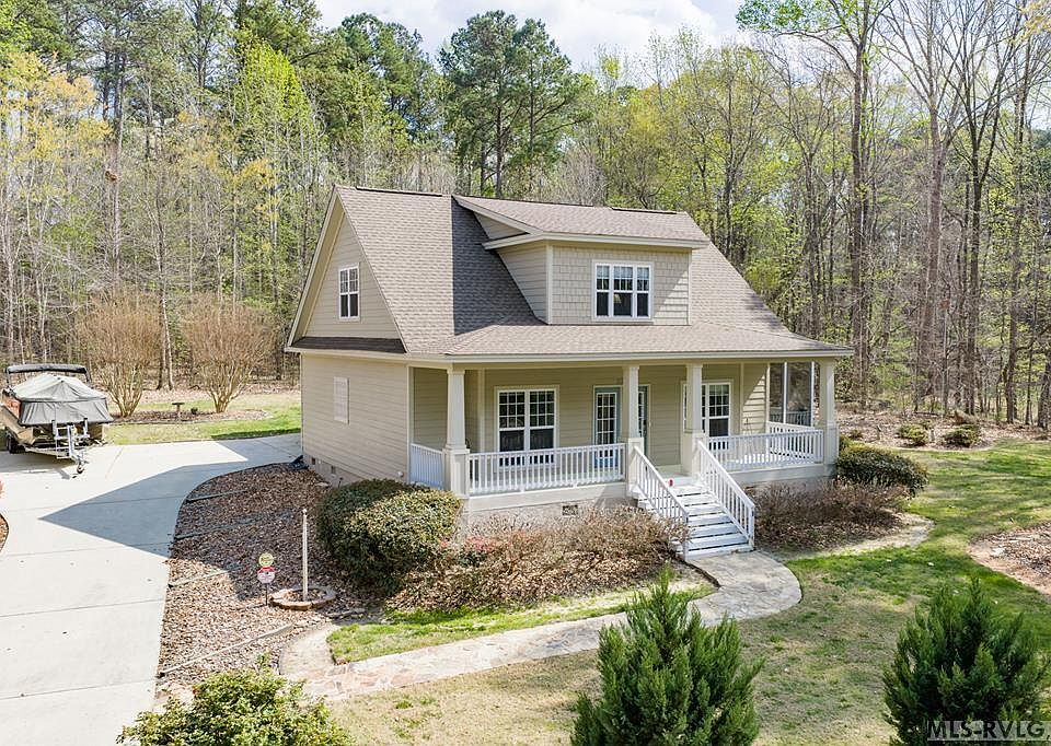 1st image of 323 River Forest Dr
