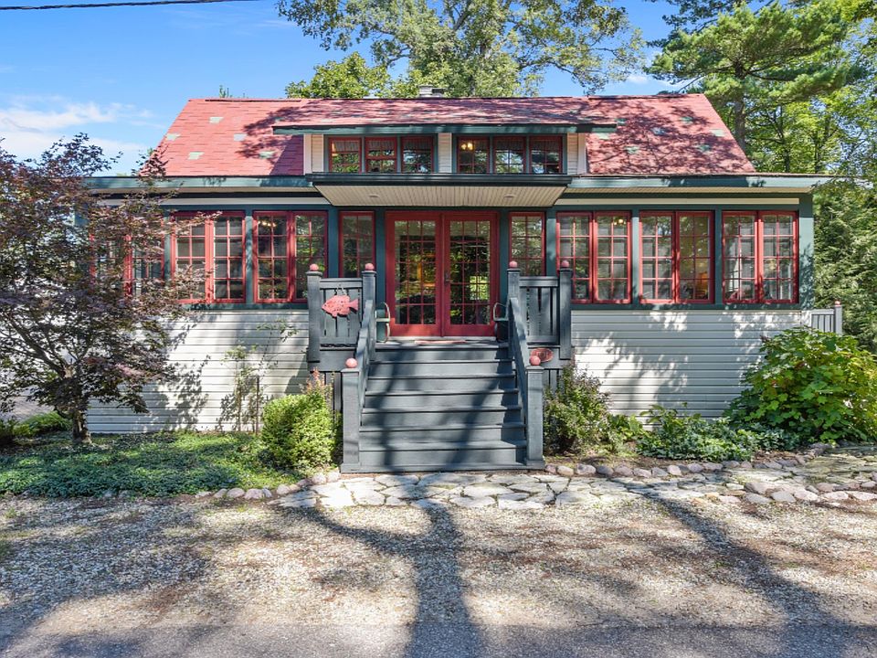 47104 Pine Ave, New Buffalo, MI 49117 Zillow
