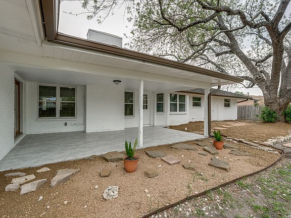 4th image of 517 BALFOUR DR