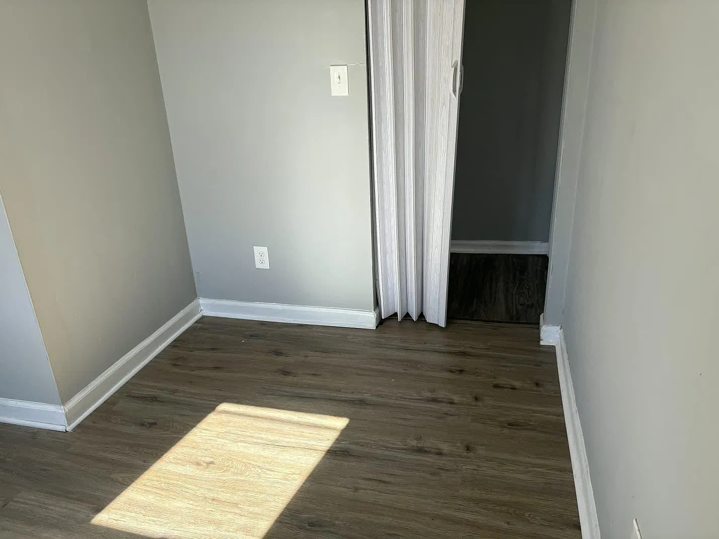 204 Elizabeth Ave - 205 Dewitt Ave Apt 2 — Photo 3