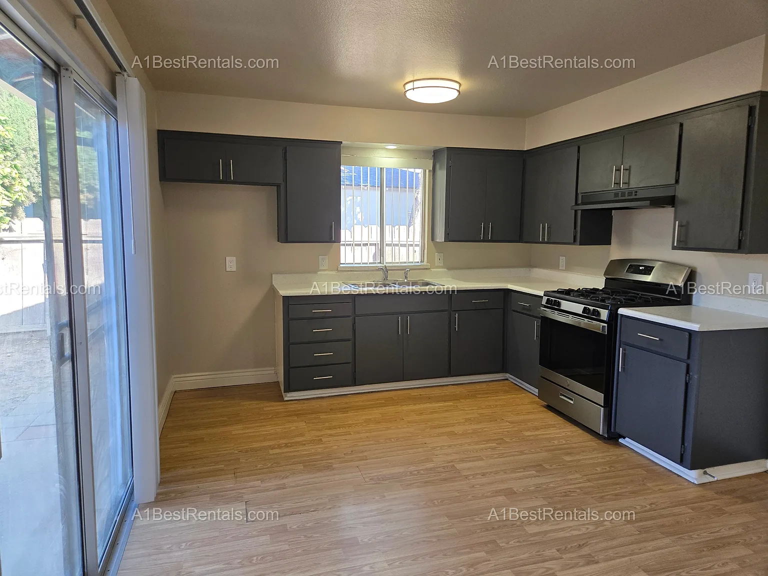 5025 Estates Drive - 1 — Photo 2