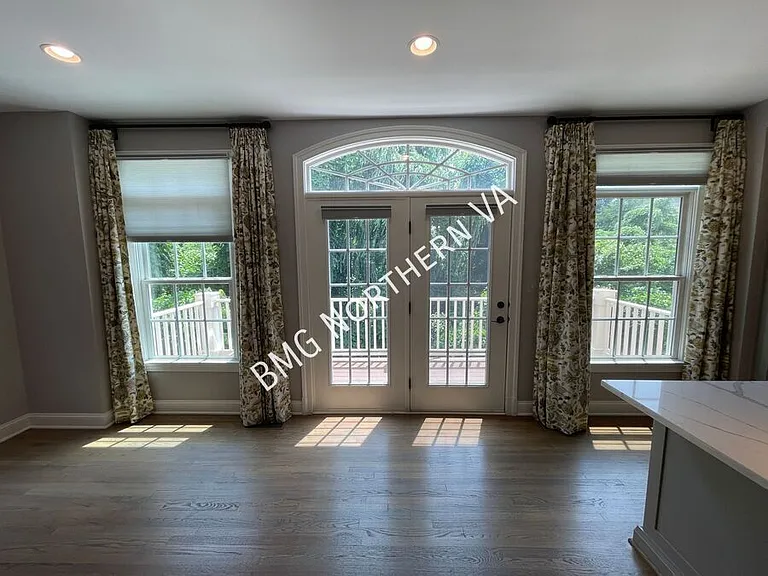 10679 Yorktown Ct — Photo 12
