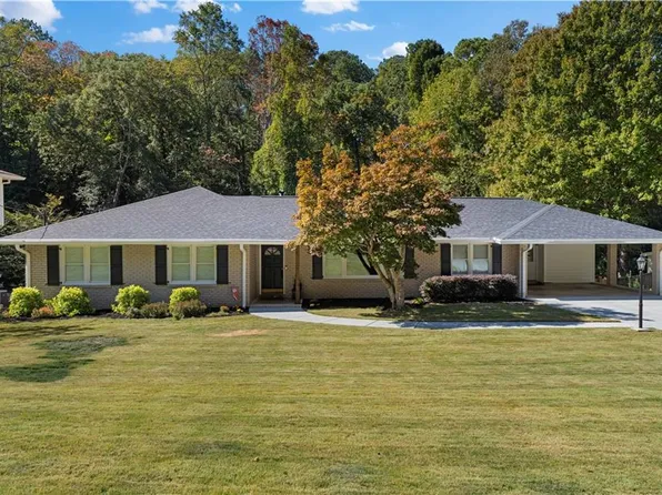 720 Starlight Ln, Sandy Springs, GA 30342