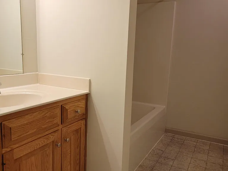 2097 Shady Oak Dr — Photo 13