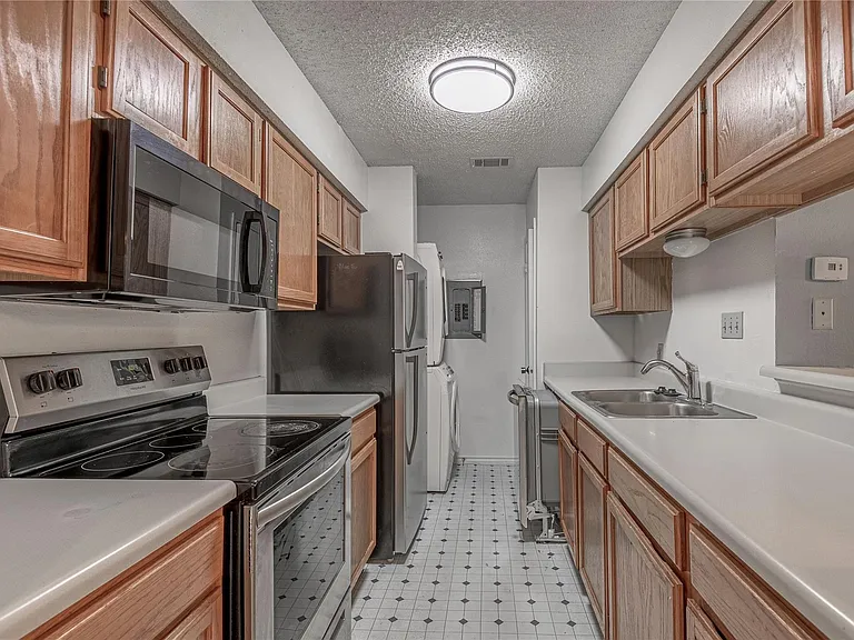 1228 Avenue O #H — Photo 10