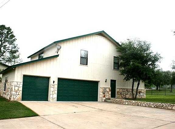 5th image of 1204 Hillcrest Dr