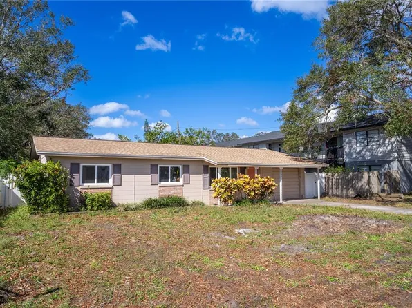 5288 62nd St N, Kenneth City, FL 33709