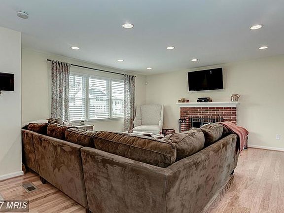 Warm Living Room w/Fireplace