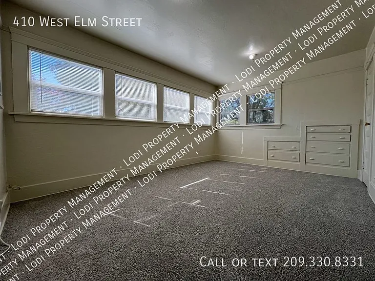 410 W Elm St — Photo 32