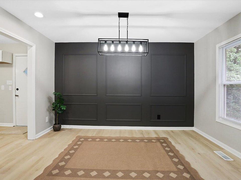 1st image of 1017 Gaston Ave