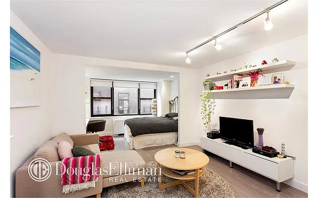 Sold by Douglas Elliman | media 7