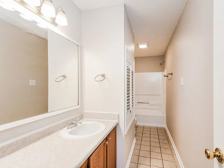 16804 Lowell Dr — Photo 12