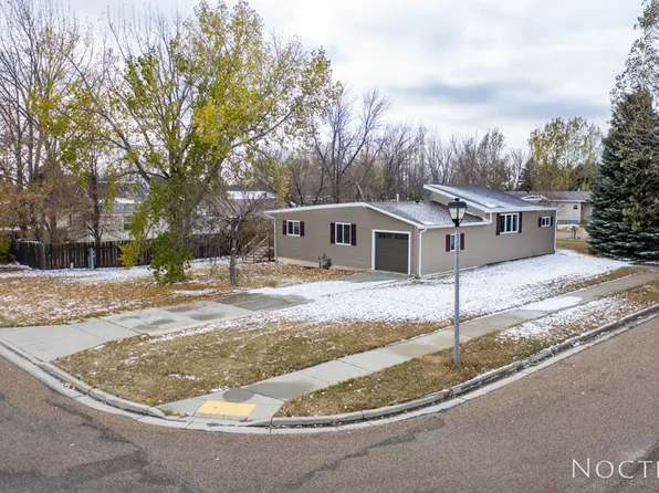 4700 Cortez Cir NW, Mandan, ND 58554