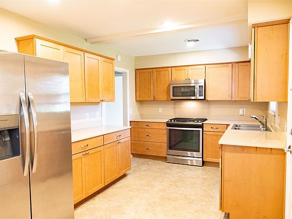 2nd image of 4013 Woodfin St
