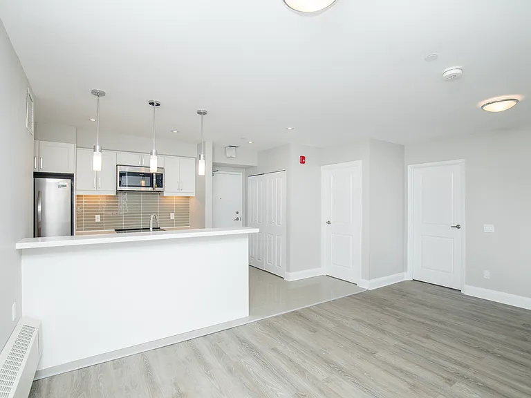 806 Kennedy Rd — Photo 27