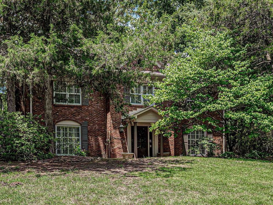 1st image of 2409 Windy Oaks Dr