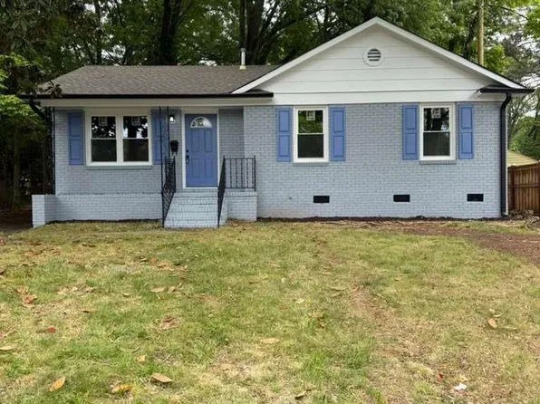 835 Ranch Rd, Charlotte, NC 28208