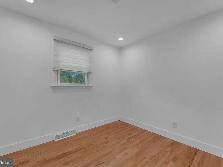 91 2nd St — Photo 24