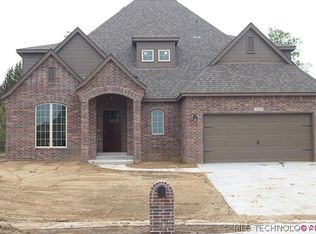 2909 N Hickory Ave, Broken Arrow, OK 74012