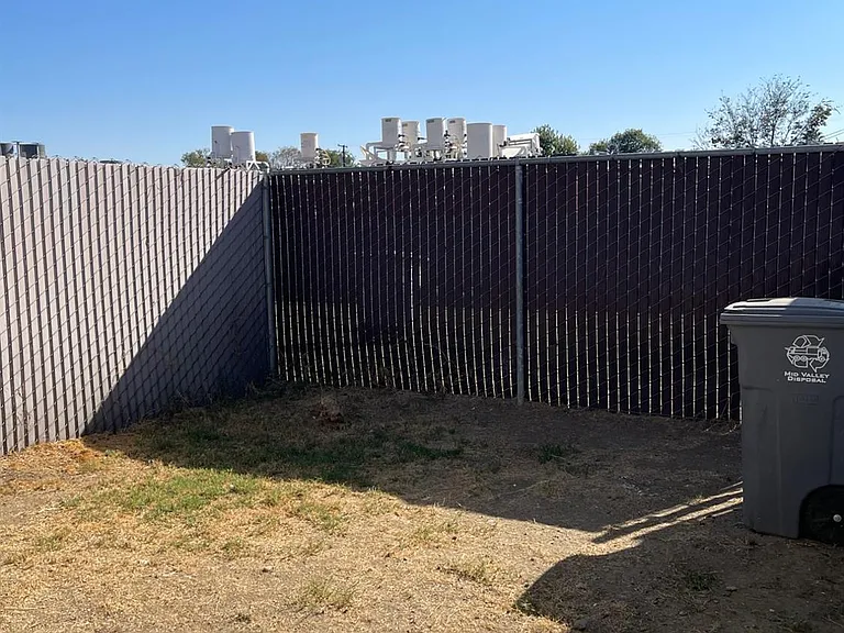 S Coalinga St — Photo 12