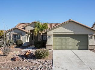2031 E Desert Fox Dr, Green Valley, AZ 85614