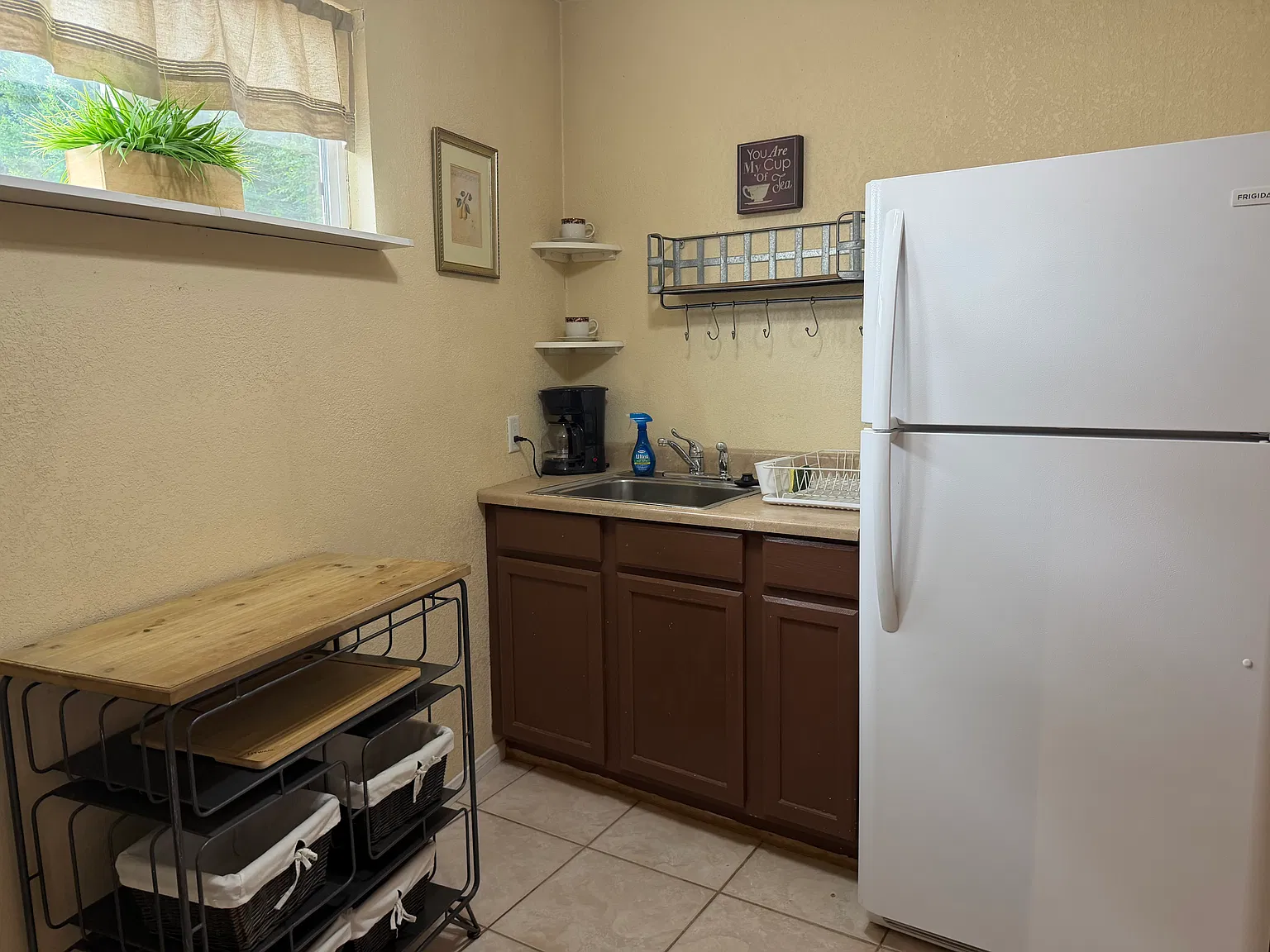 Studio, 800 sqft, $2,100 — Photo 3