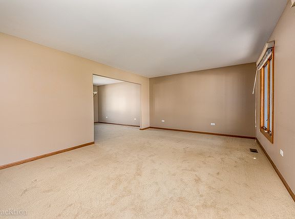 5th image of 1813 Harcourt Dr