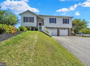 93 Main St, Yorkana, PA 17406