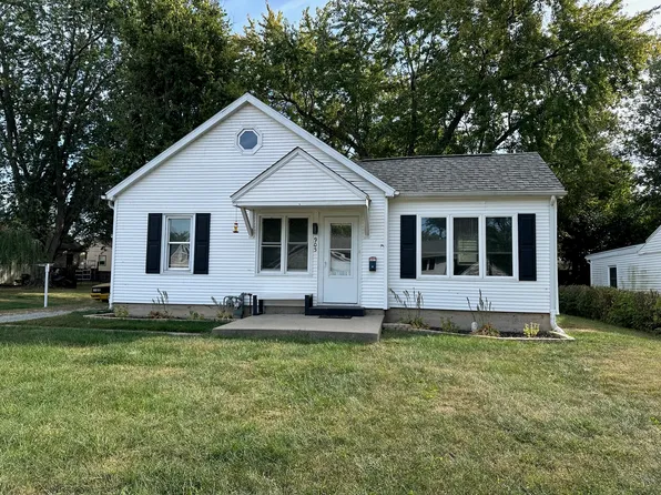 905 W 14th St, Sterling, IL 61081