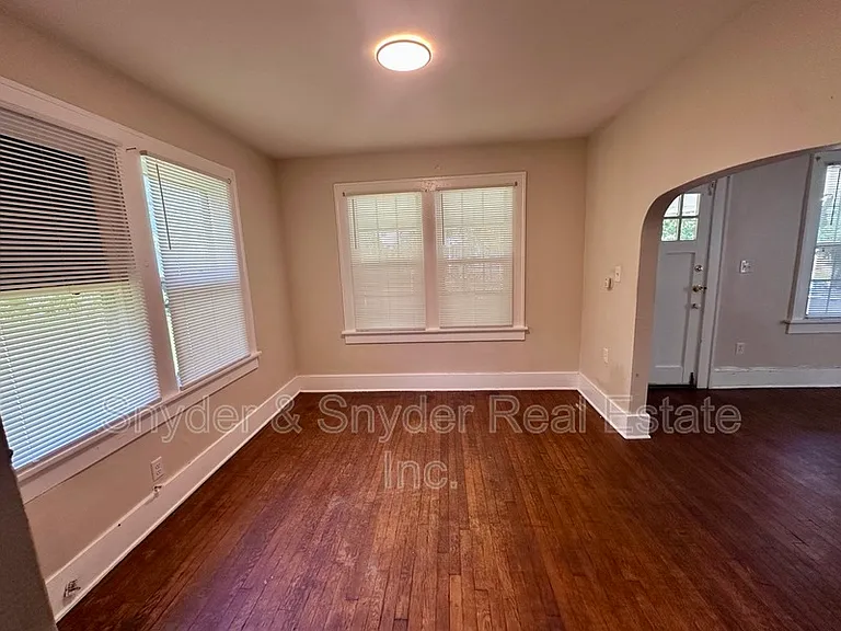 700 Noble Ave — Photo 6