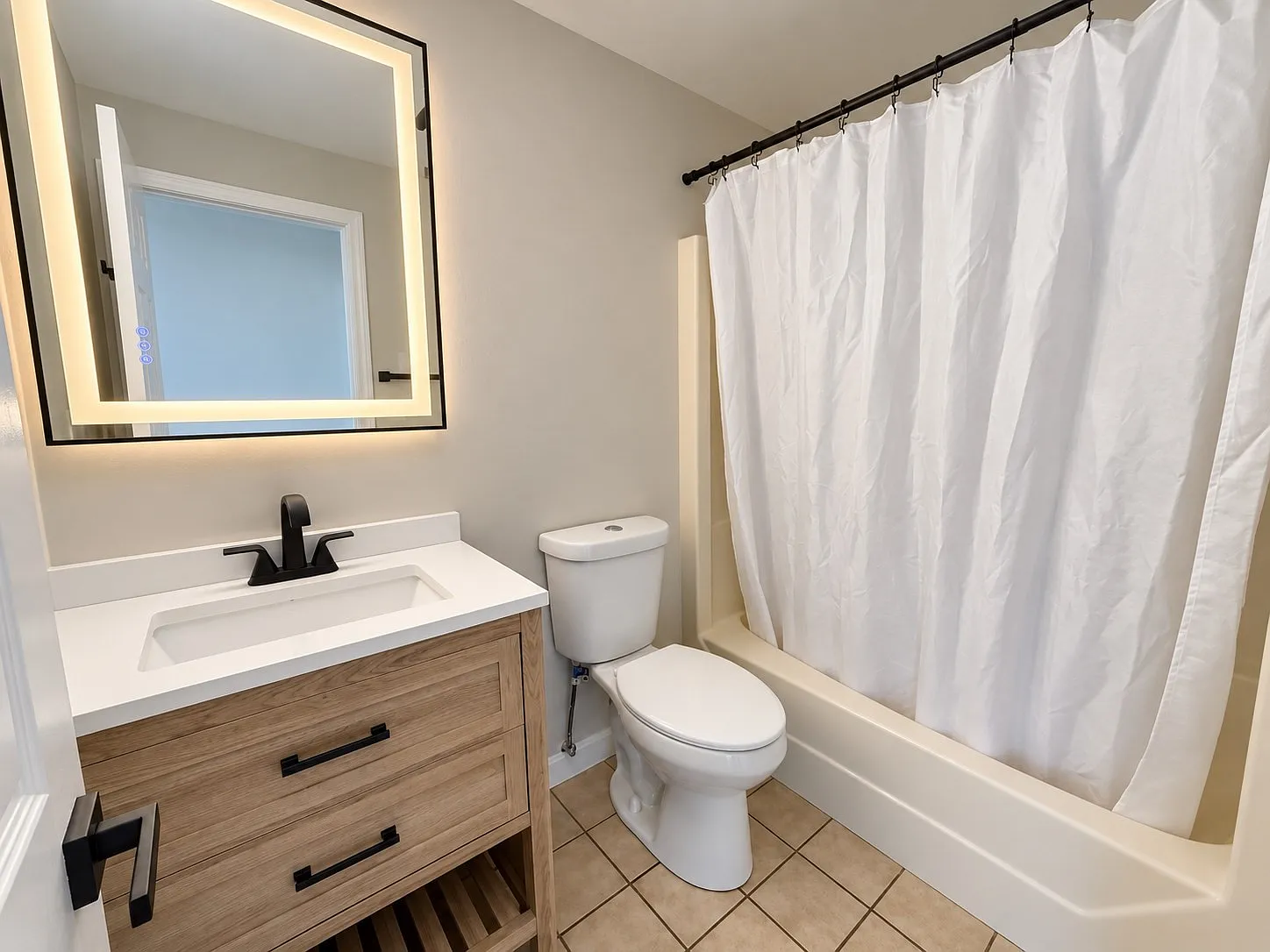 Studio, 1.5 bath, 523 sqft, $1,750 — Photo 3